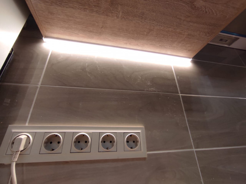 Кантри 3  — двухцветная, угловая радиусная кухня из МДФ в пластике